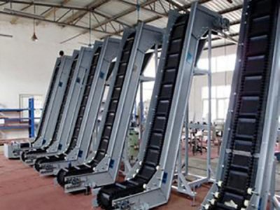 裙边带皮带流水线 